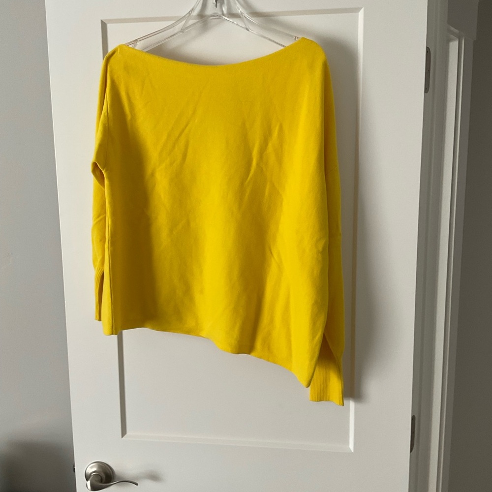 Sweater Cabi